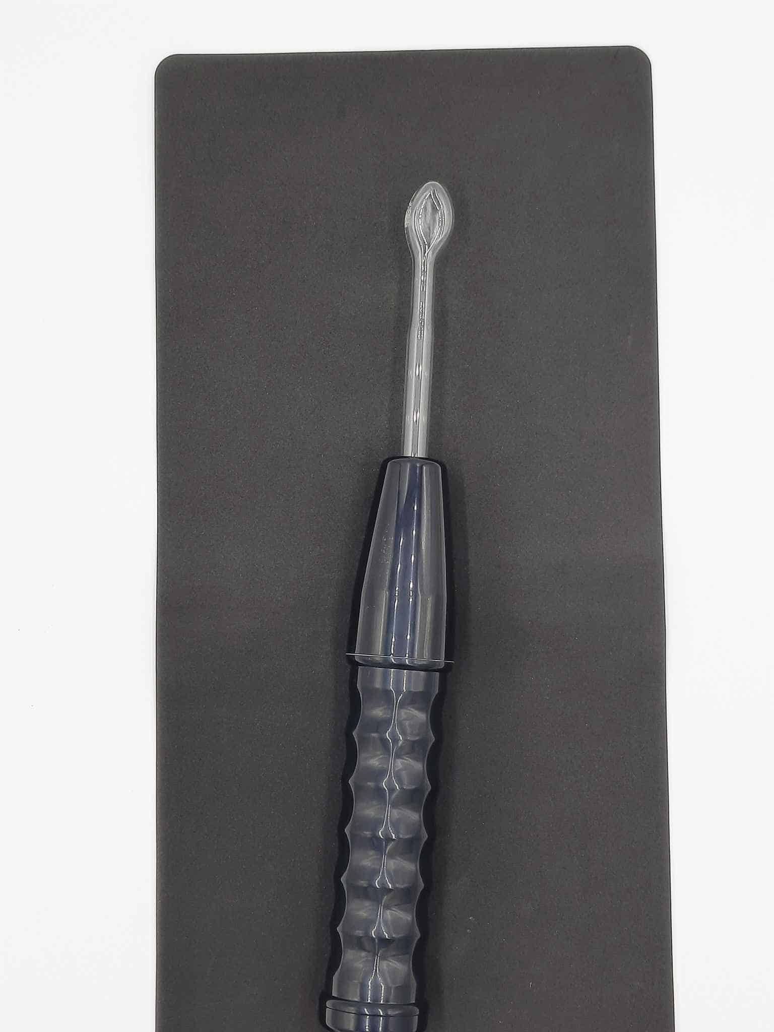 Glass oval attachment inside a Violet Wand